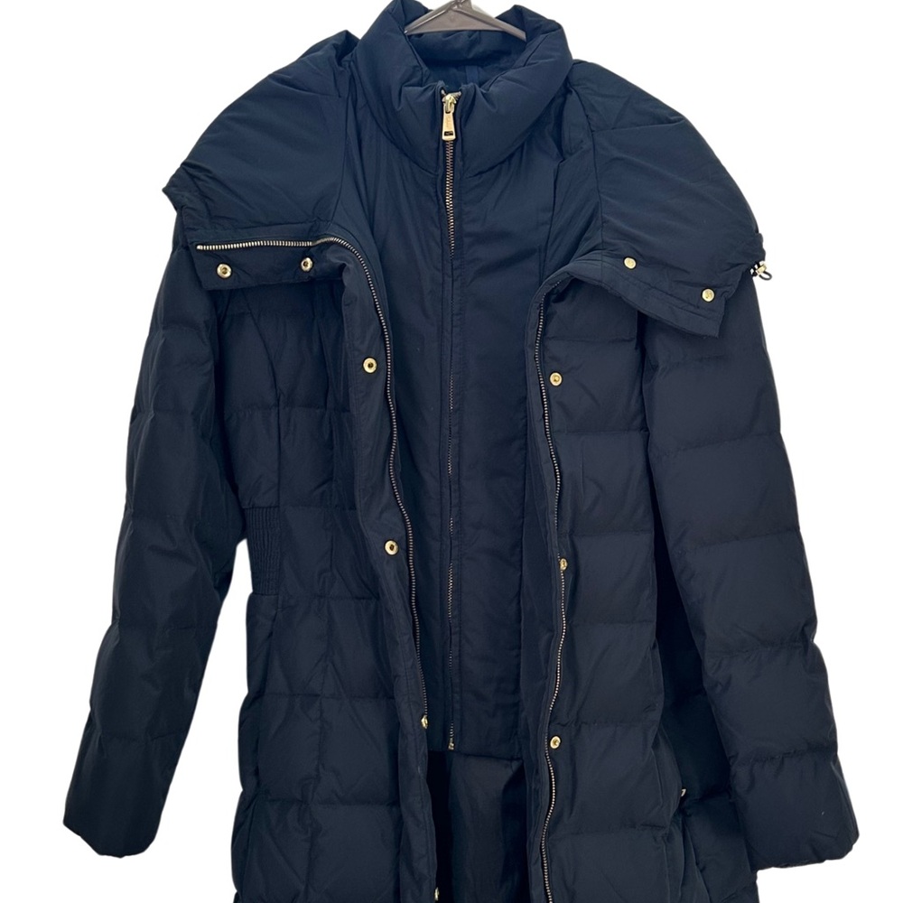 Ladies Cole Haan hooded down feather
Navy Blue 
Size M
32in length 
Like new